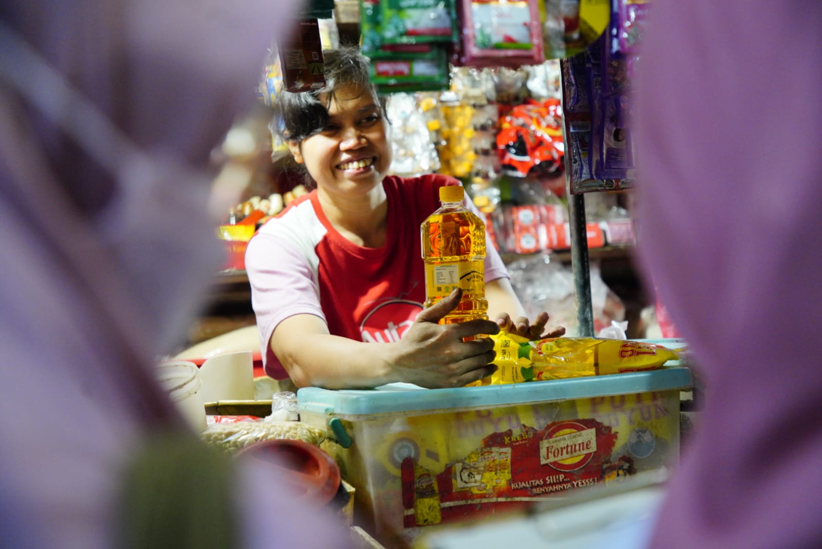 Foto 7 dari 8: Jelang Lebaran, Disdag Pantau Harga Kebutuhan Pokok Di Pasar Tradisional