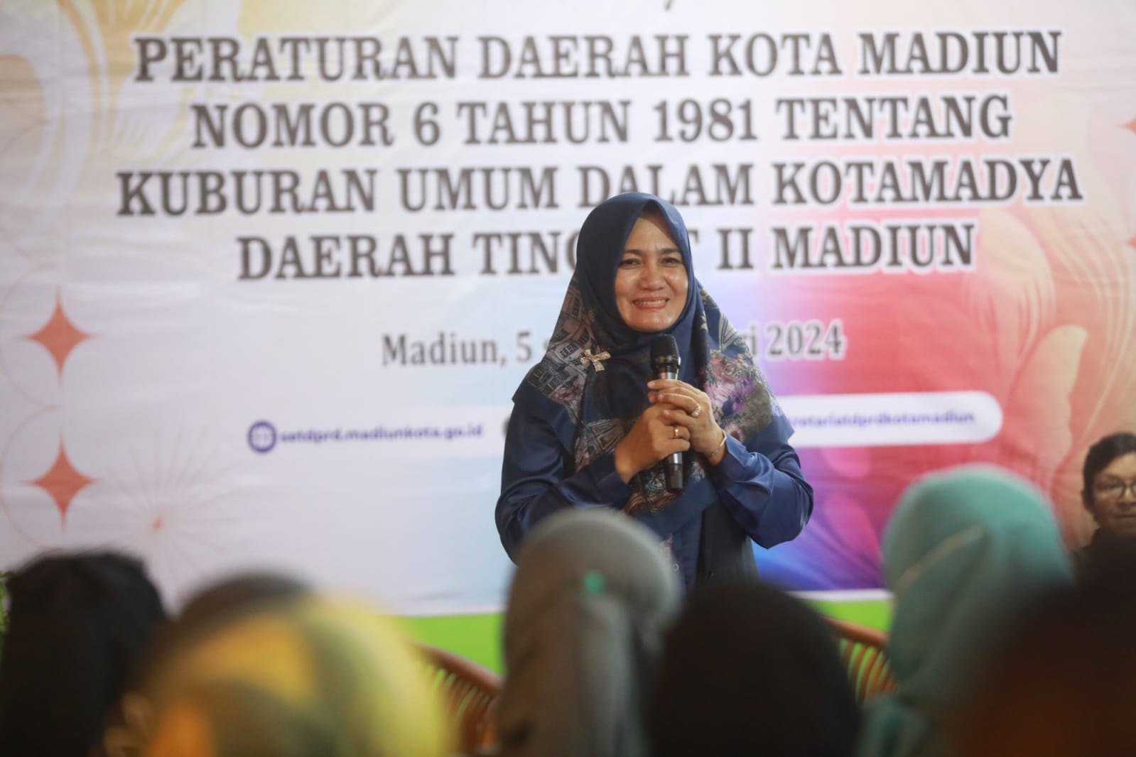 Foto 3 dari 13: Jadi Narasumber Evaluasi Perda, Wali Kota Apresiasi Masyarakat Aktif Beri Pendapat