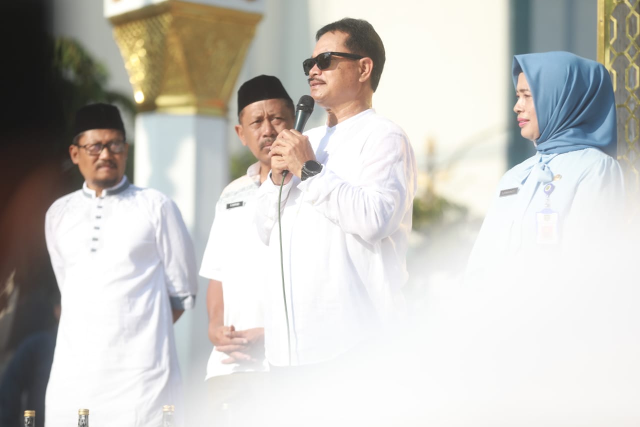 Foto 9 dari 14: Hadiri Peringatan Isra Mi’raj SMPN 7 dan 14 di PRC, Wali Kota Harap Jadi Momentum Mempertebal Keimanan