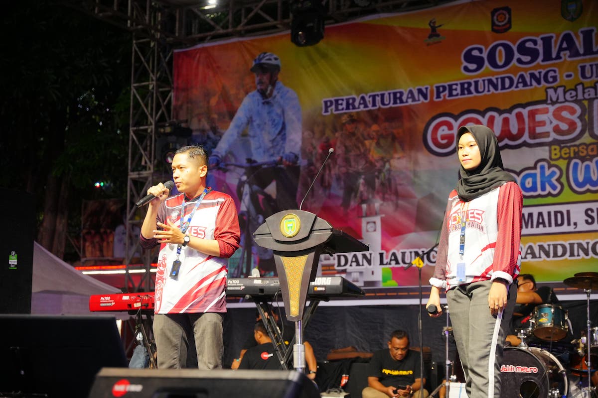 Foto 5 dari 8: Buka Event Gowes Malam, Wali Kota Ajak Masyarakat Jaga Kesehatan