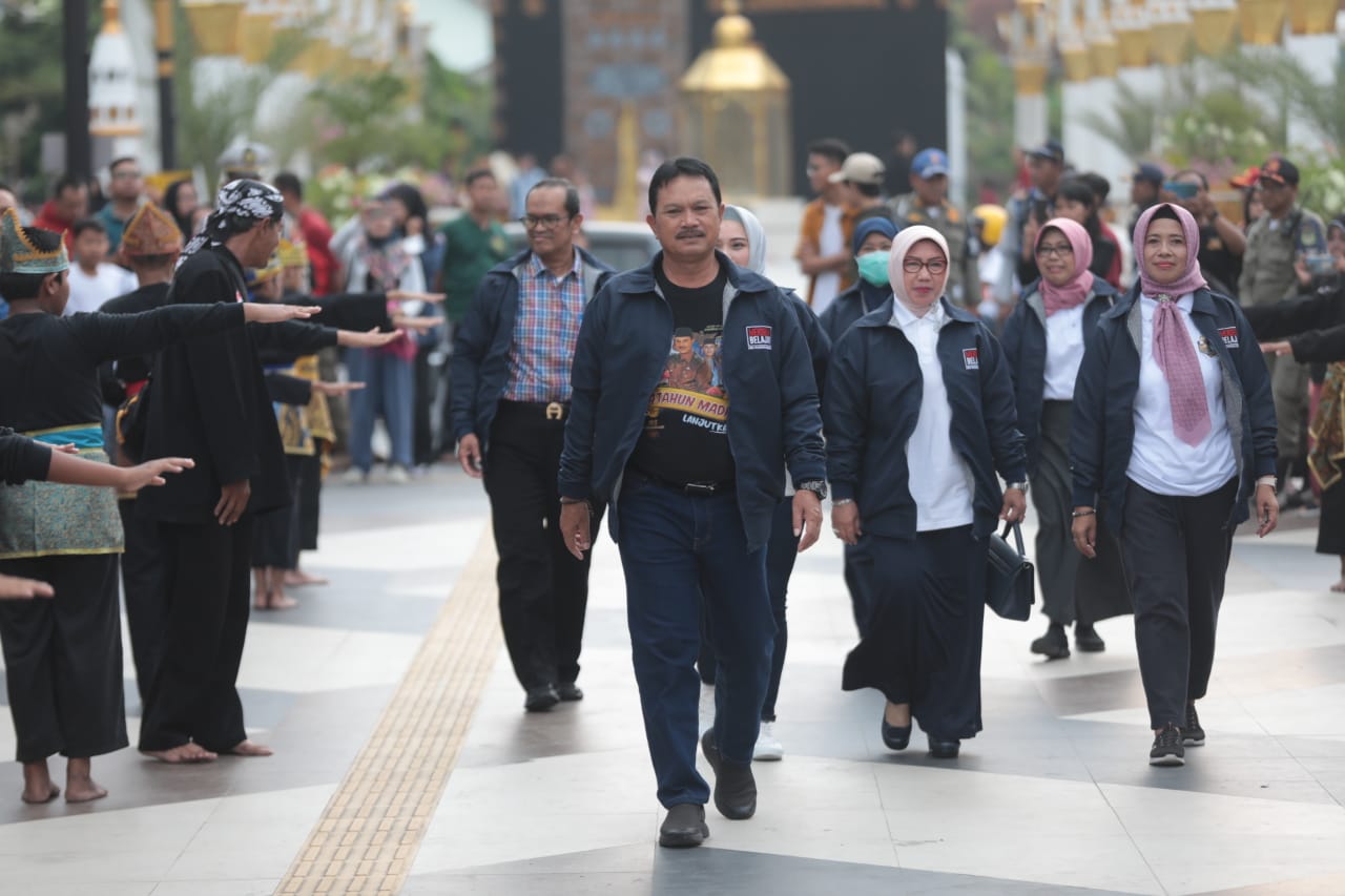 Foto 13 dari 15: Tinjau Stand Pameran dan Saksikan Gelar Kreativitas Siswa, Wali Kota Harap Potensi Siswa Tersalurkan
