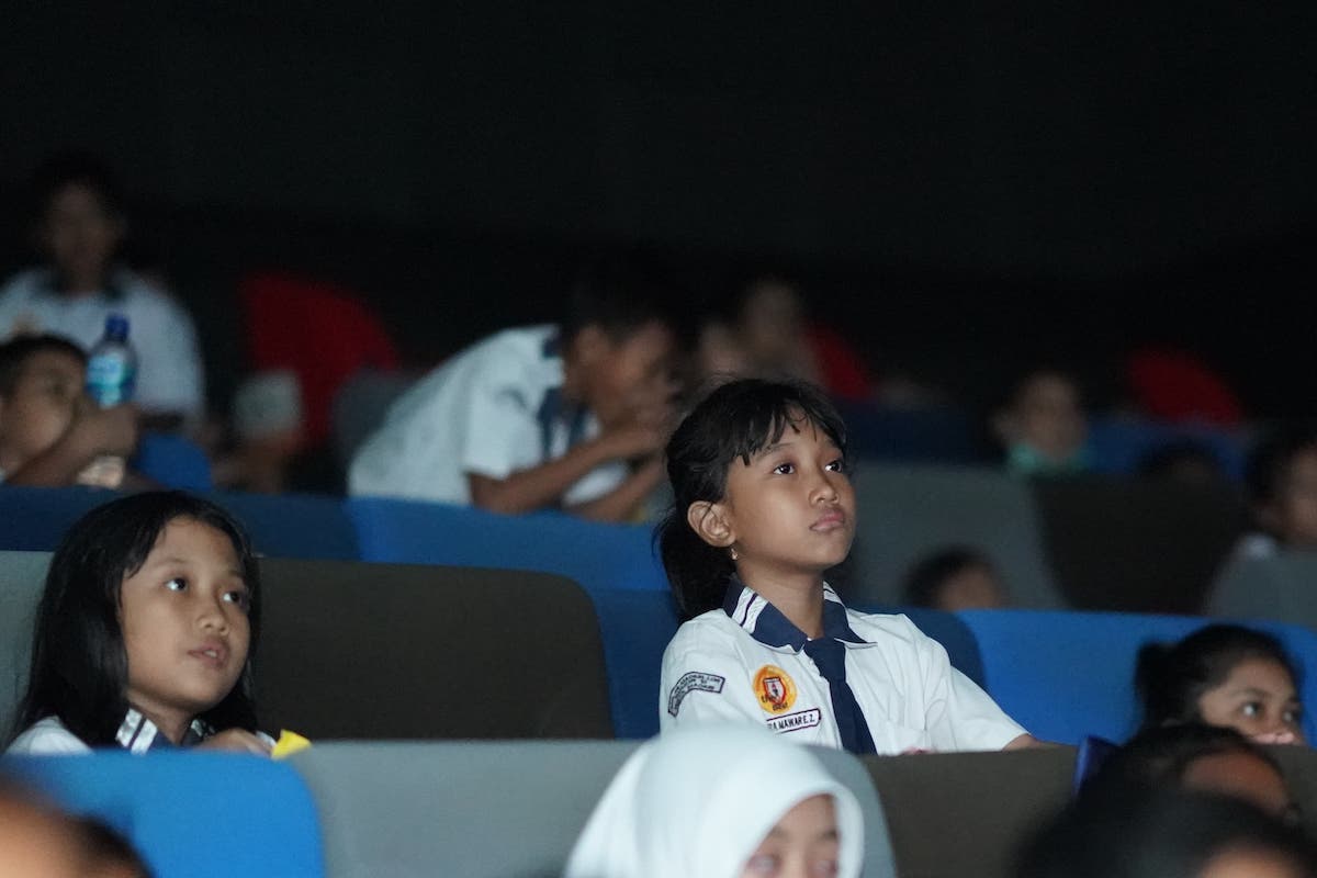 Foto 6 dari 9: Tumbuhkan Karakter Optimis dan Saling Menghargai Antar Sesama, SDN Endrakila Ajak Siswa Nobar Film di Bioskop