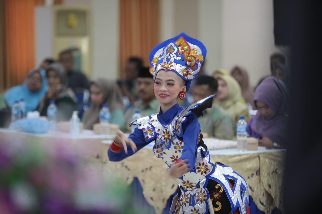 Foto 4 dari 13: Isi Seminar Parenting Di SMPN 1, Wali Kota Imbau Orang Tua Perhatikan Pergaulan Anak