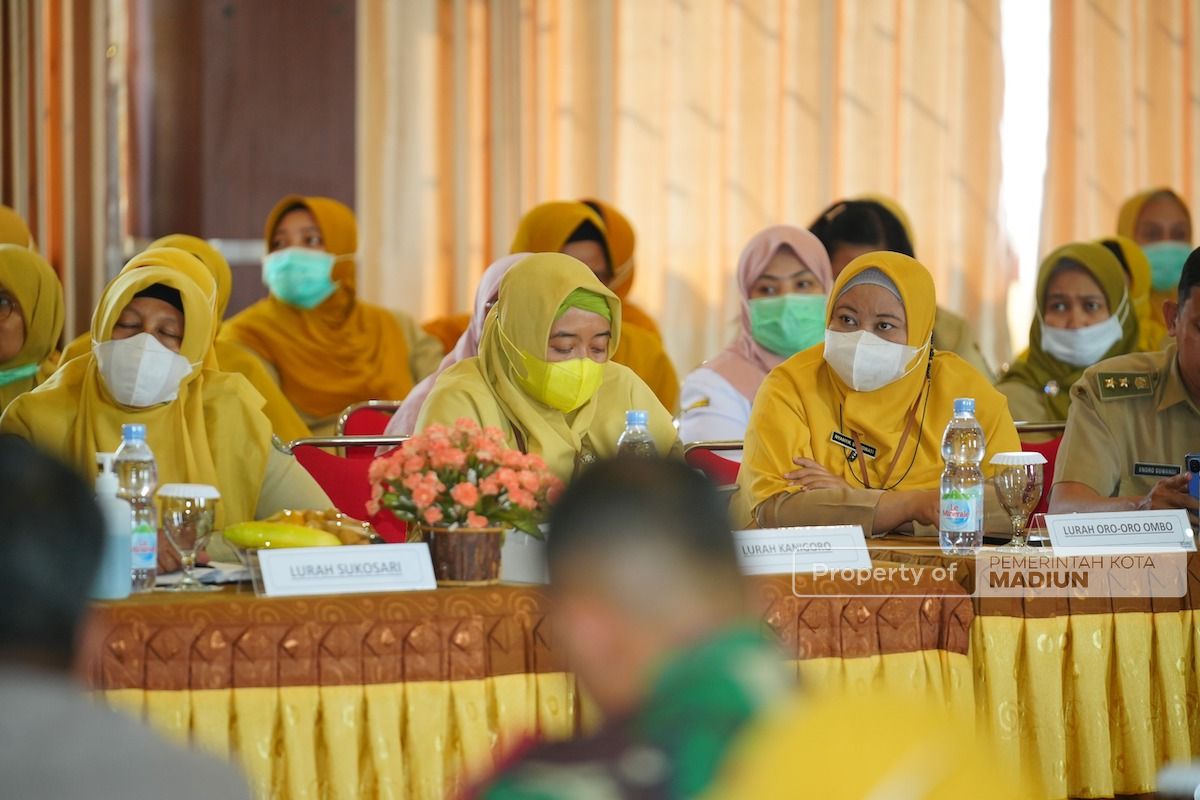 Foto 5 dari 8: Pimpin FGD Persiapan Akreditasi Paripurna Puskesmas Sukosari, Wali Kota Optimis Akreditasi Dapat Diraih Tahun Ini