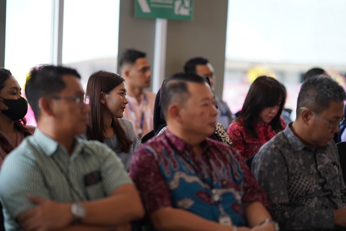 Foto 4 dari 9: Hadiri HUT Fave Hotel, Pemkot Madiun Dapat CSR 960 Box Susu Anak