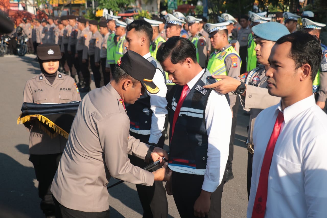 Foto 8 dari 10: Ada Satu Polisi Ditiap RW, Polres Madiun Kota Tugaskan 436 Personil Jadi Polisi RW