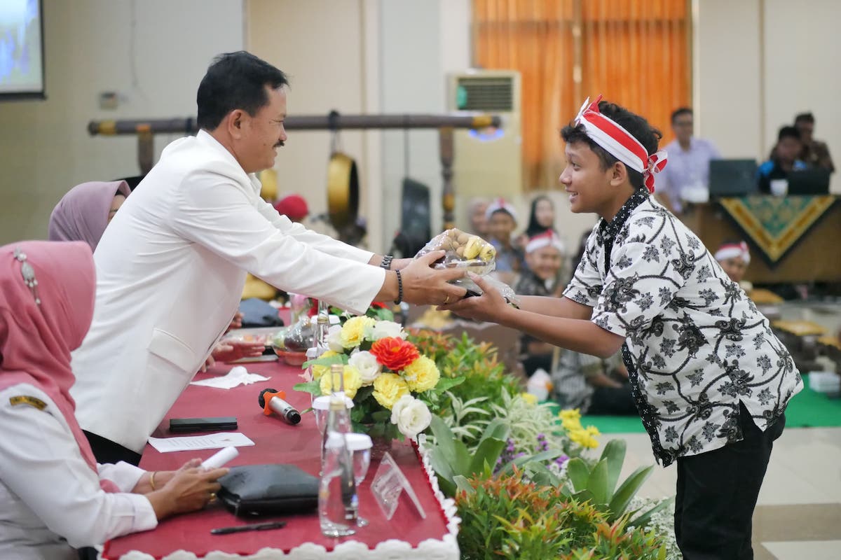 Foto 9 dari 9: Beri Sosialisasi Program SMPN 5 Kota Madiun, Wali Kota Harap Siswa Optimal dalam Belajar