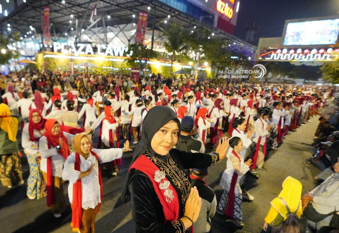 Foto 5 dari 29: 5.000 Peserta Madiun Menari Ukir Sejarah Kota, Sekaligus Jadi Bukti Cinta Masyarakat Untuk Daerahnya