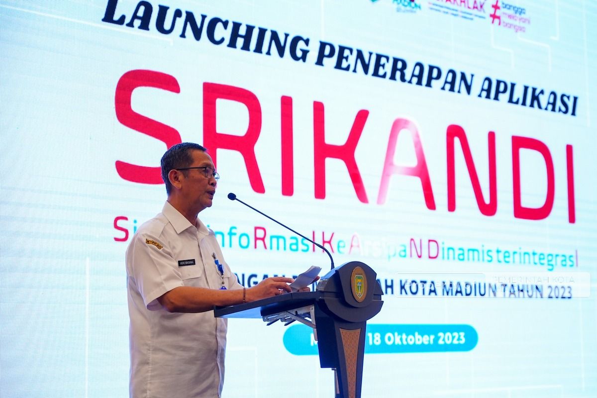 Foto 6 dari 8: Wali Kota-Plt Kepala Arsip Nasional Launching Aplikasi Srikandi, Wali Kota Harap Urusan Kearsipan Semakin Mudah dan Cepat