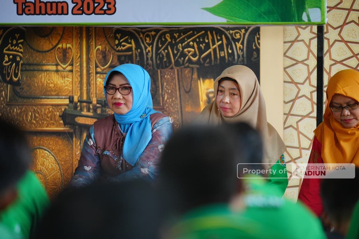 Foto 2 dari 8: Beri Pembinaan Tenaga PSU RTH dan PJU, Wali Kota Harap Kerja Ikhlas dan Optimal