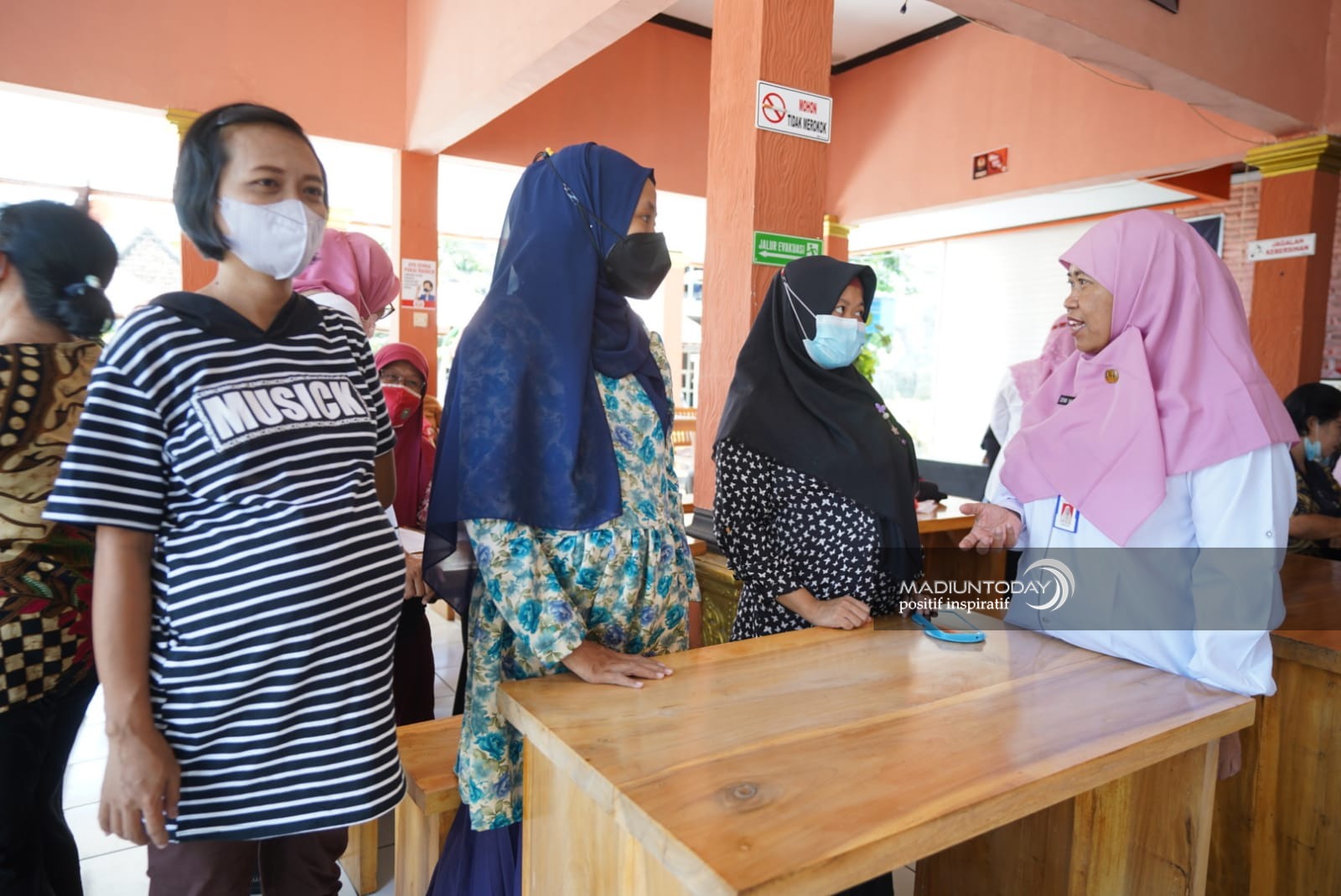 Foto 5 dari 10: Agar Gizi Seimbang, Warung Stop Stunting Rutin Digelar