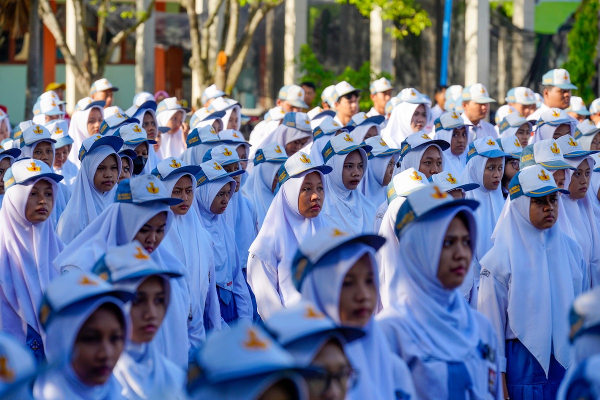 Foto 4 dari 8: Jadi Pembina Upacara di SMKN 5, Wali Kota Motivasi Siswa Tingkatkan SDM Untuk Hadapi Dunia Kerja