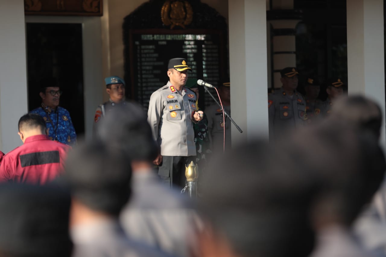Foto 5 dari 10: Ada Satu Polisi Ditiap RW, Polres Madiun Kota Tugaskan 436 Personil Jadi Polisi RW
