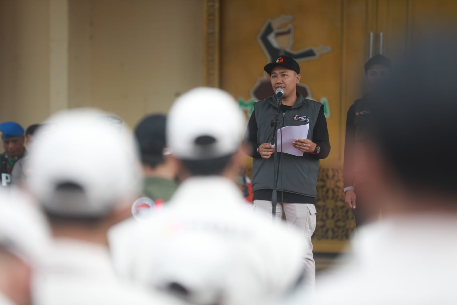 Foto 4 dari 13: Hadiri Apel Siaga Pengawasan Pemilu 2024, Wali Kota: Kota Madiun Ready Semua