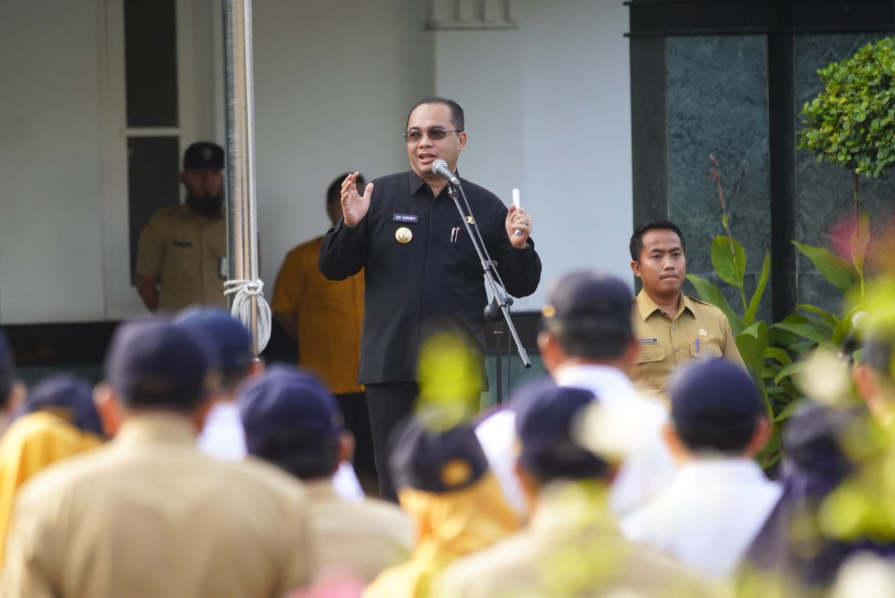 Foto utama berita: Pimpin Apel Pagi, Pj. Wali Kota Pesan Jaga Netralitas ASN Di Tahun Politik