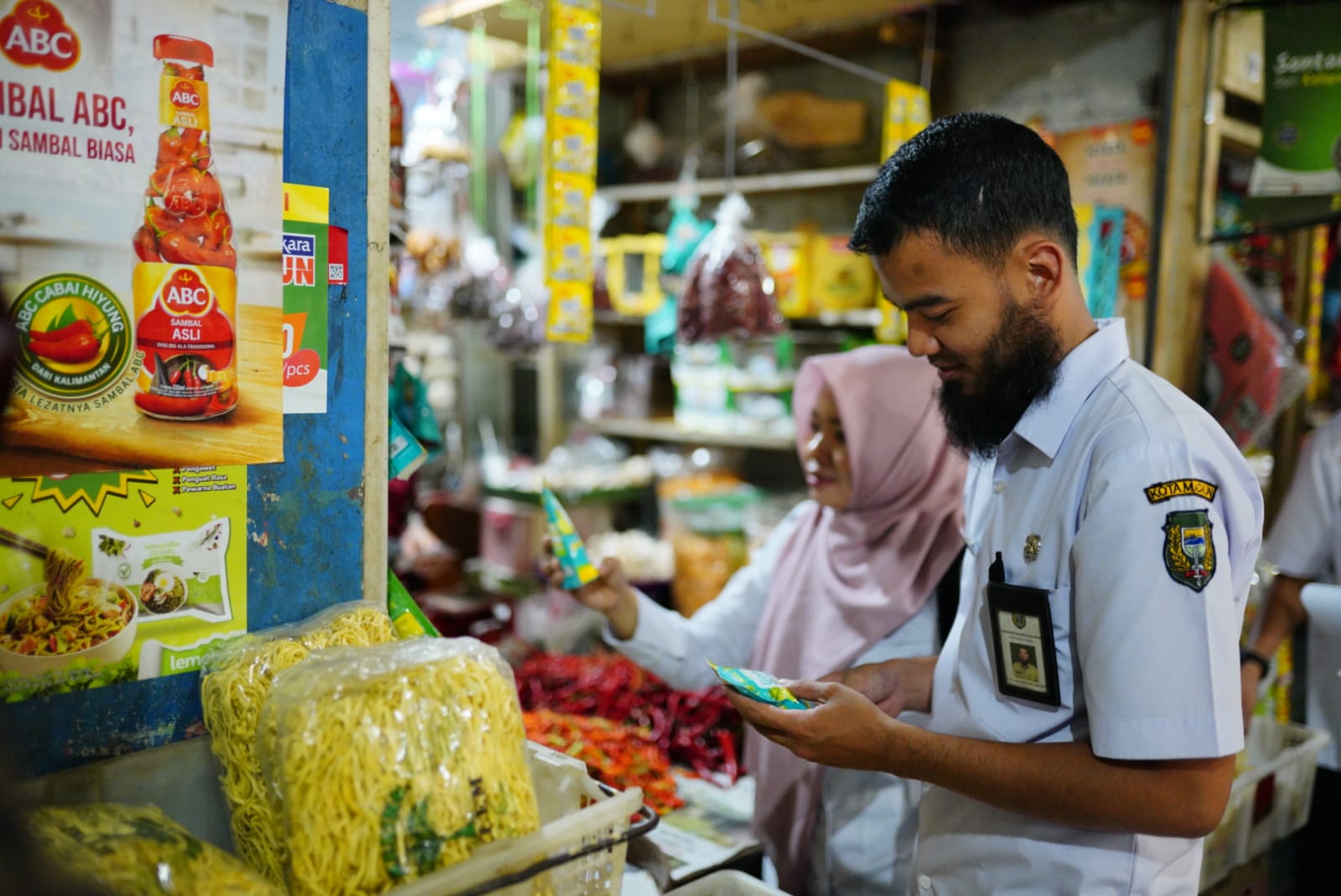 Foto 4 dari 8: Jelang Lebaran, Disdag Pantau Harga Kebutuhan Pokok Di Pasar Tradisional