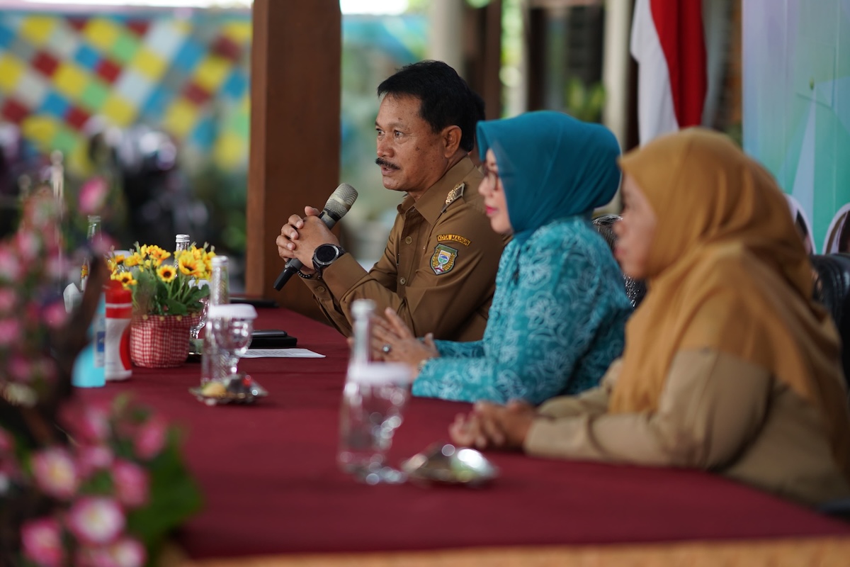 Foto 3 dari 10: Pantau Vaksinasi Polio Serentak, Wali Kota Dr. Maidi: Generasi Emas Kedepan Harus Kita Antisipasi