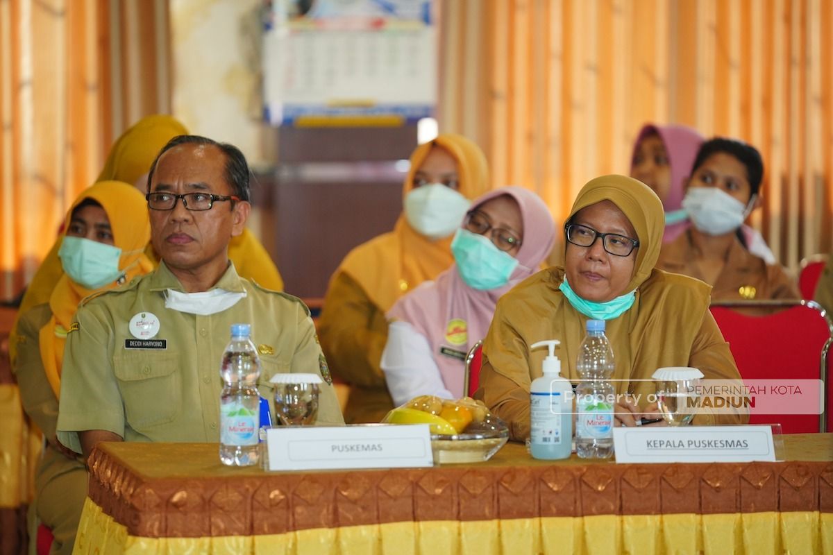 Foto 7 dari 8: Pimpin FGD Persiapan Akreditasi Paripurna Puskesmas Sukosari, Wali Kota Optimis Akreditasi Dapat Diraih Tahun Ini