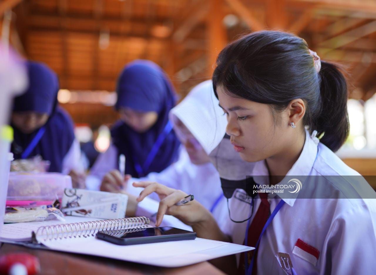 Foto 6 dari 9: Tak Hanya Lingkungan Sekolah, MPLS SMPN 1 Juga Kenalkan Lapak UMKM Kota Pendekar