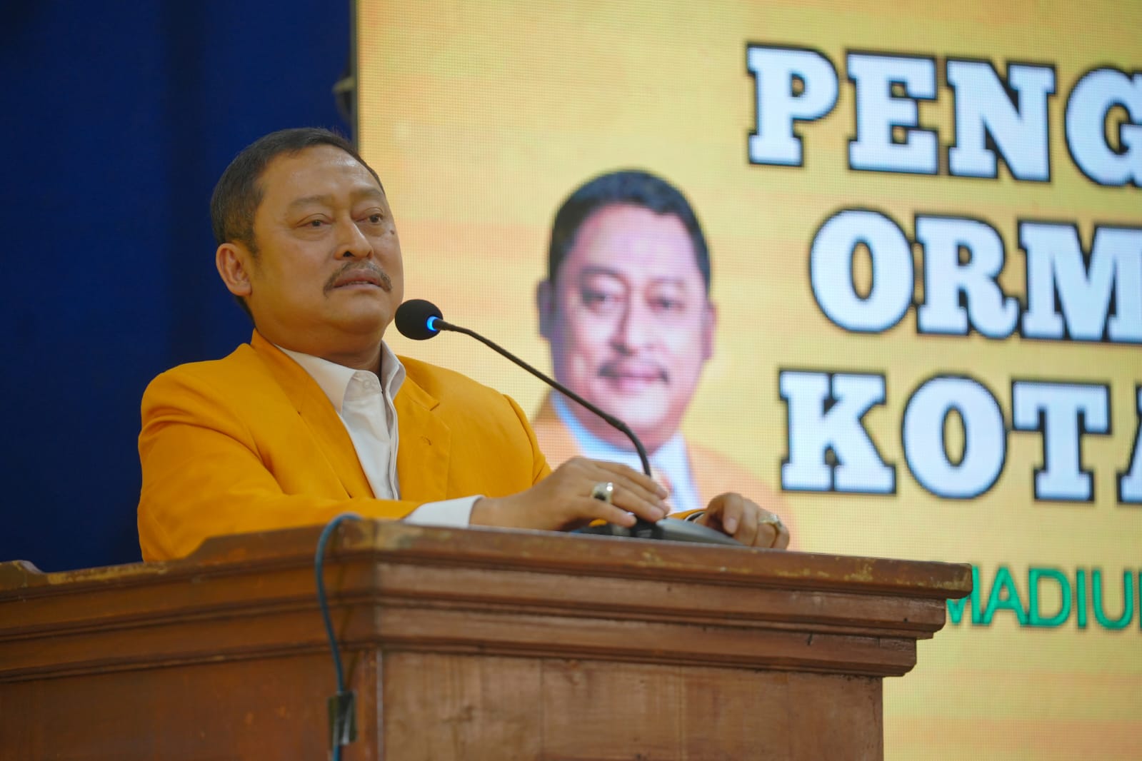 Foto 3 dari 8: Hadiri Pelantikan MKGR, Wali Kota Ajak Tingkatkan Kemajuan Kota