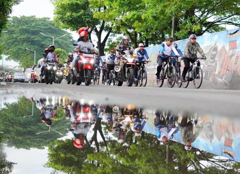 Foto 7 dari 10: Tinjau Lokasi Usulan Musrenbang di Tiga Kelurahan, Wali Kota Juga Berdialog dengan Masyarakat Bahas Pembangunan