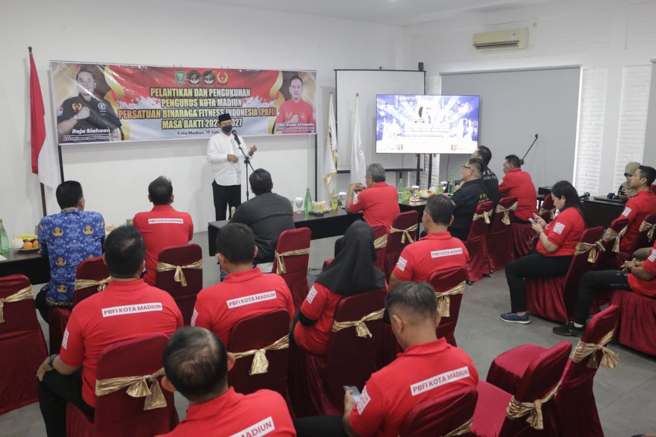 Foto 5 dari 5: Kukuhkan Pengurus PBFI Kota Madiun, Wali Kota Harap Makin Profesional dan Sumbangkan Prestasi Untuk Kota