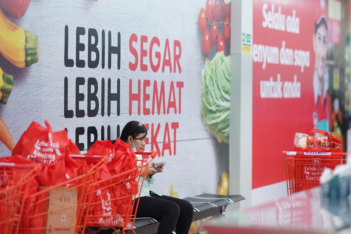 Foto 18 dari 19: Buka Gerai Pertamanya di Kota Pendekar, Superindo Nilai Madiun Punya Prospek Investasi Menarik