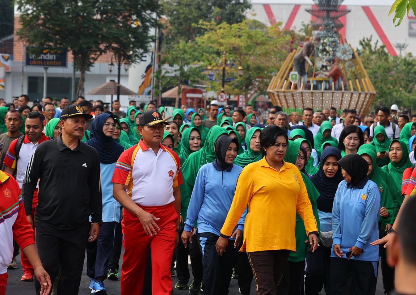 Foto 6 dari 6: Sukses dalam Pembangunan, Wali Kota Maidi dapat Apresiasi dari Panglima TNI