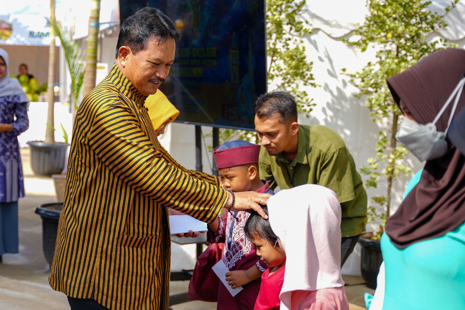 Foto 6 dari 10: Buka Festival Pecel Pincuk 2023, Wali Kota: Kita Permudah Wisatawan yang Berburu Pecel