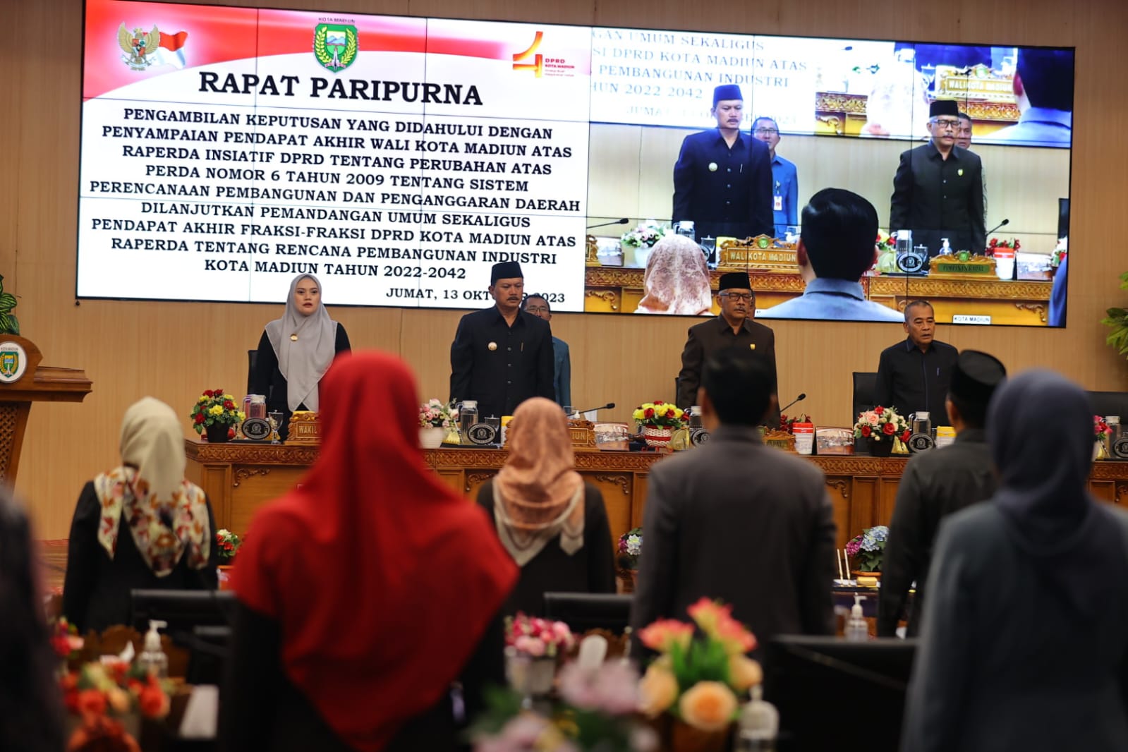 Foto 1 dari 8: Rapat Paripurna Lagi, Eksekutif-Legislatif Setujui Dua Raperda Sekaligus