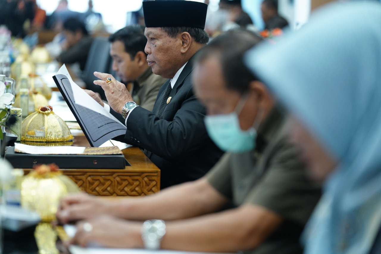 Foto 7 dari 10: Bahas Raperda Tahap IV, Eksekutif-Legislatif Gelar Rapat Paripurna
