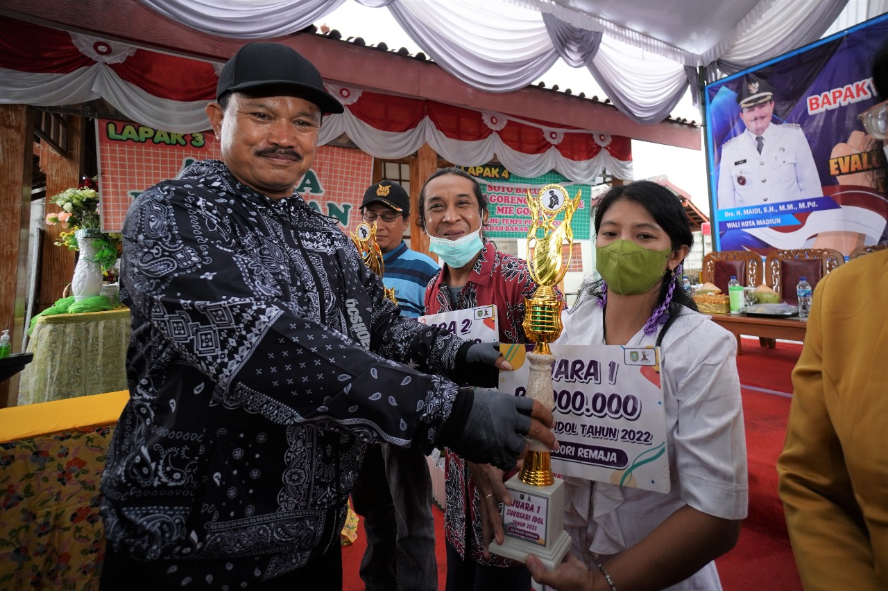 Foto 8 dari 10: Gowes Di Kartoharjo, Wali Kota Cek Progres Pavingisasi Hingga Proyek Ternak Lebah Madu
