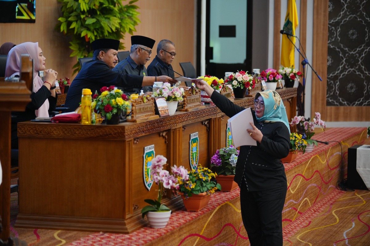Foto 4 dari 8: Eksekutif-Legislatif Setujui Raperda APBD 2024, Wali Kota : Semua Untuk Masyarakat