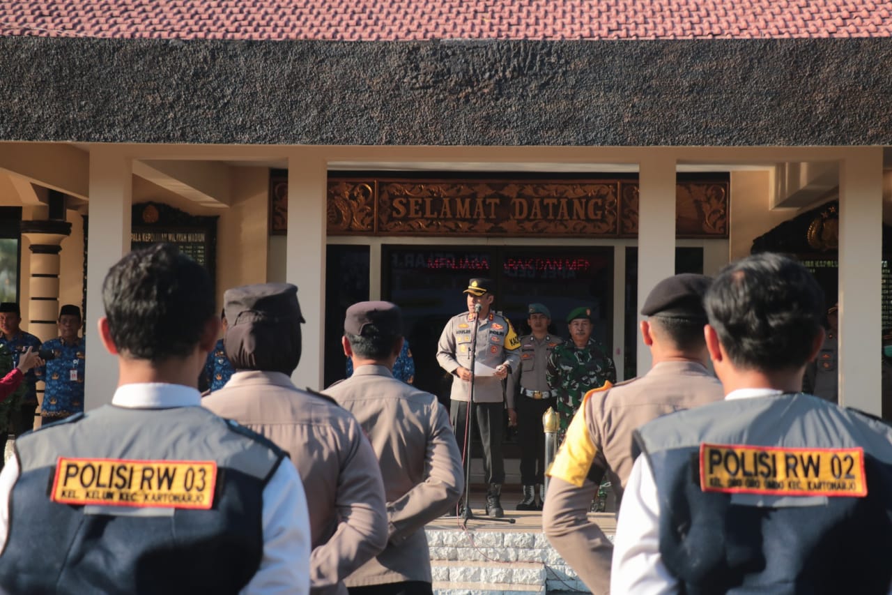 Foto utama berita: Ada Satu Polisi Ditiap RW, Polres Madiun Kota Tugaskan 436 Personil Jadi Polisi RW