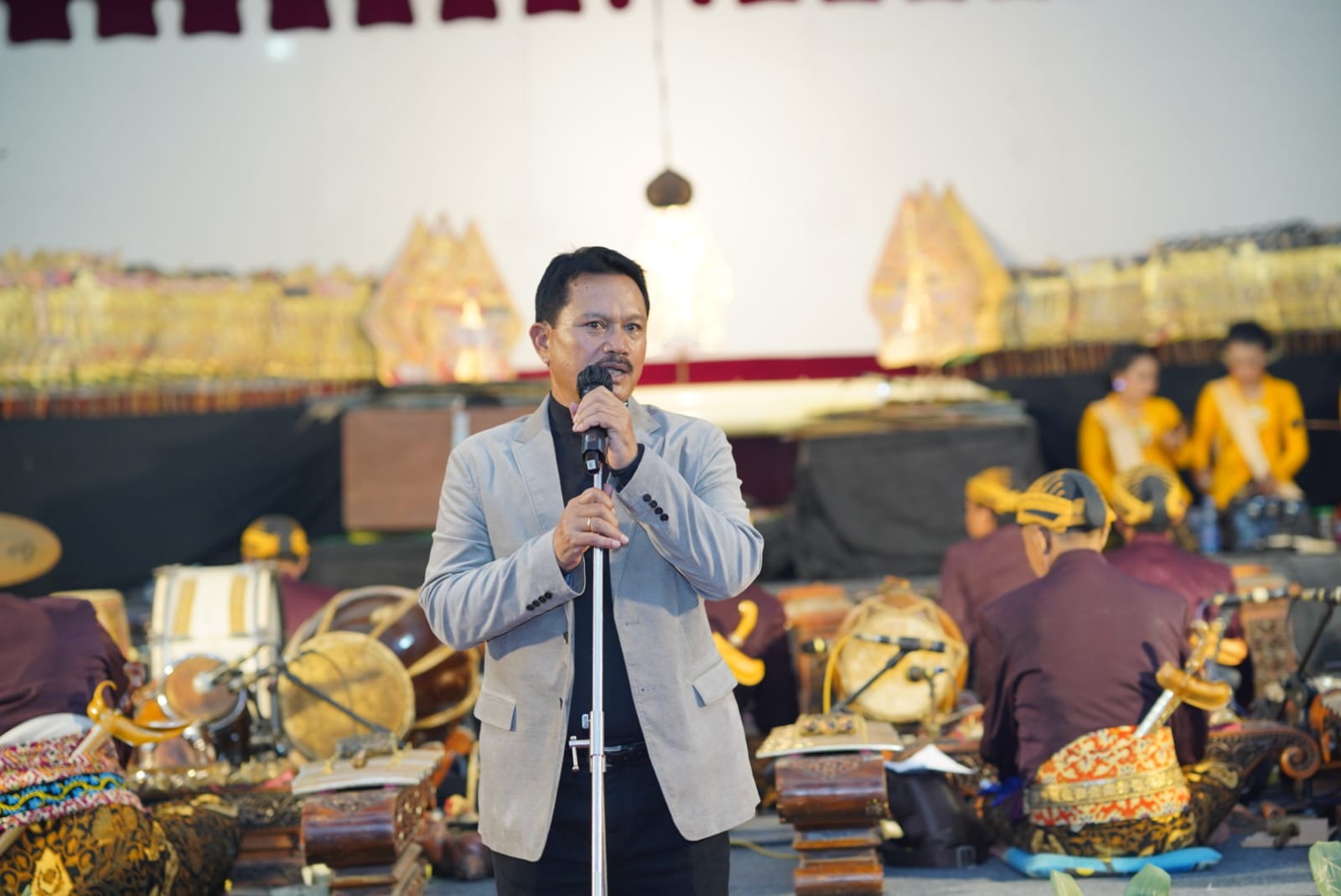 Foto 4 dari 14: Beri Hiburan Masyarakat, Wali Kota Gelar Event Wayang Kulit