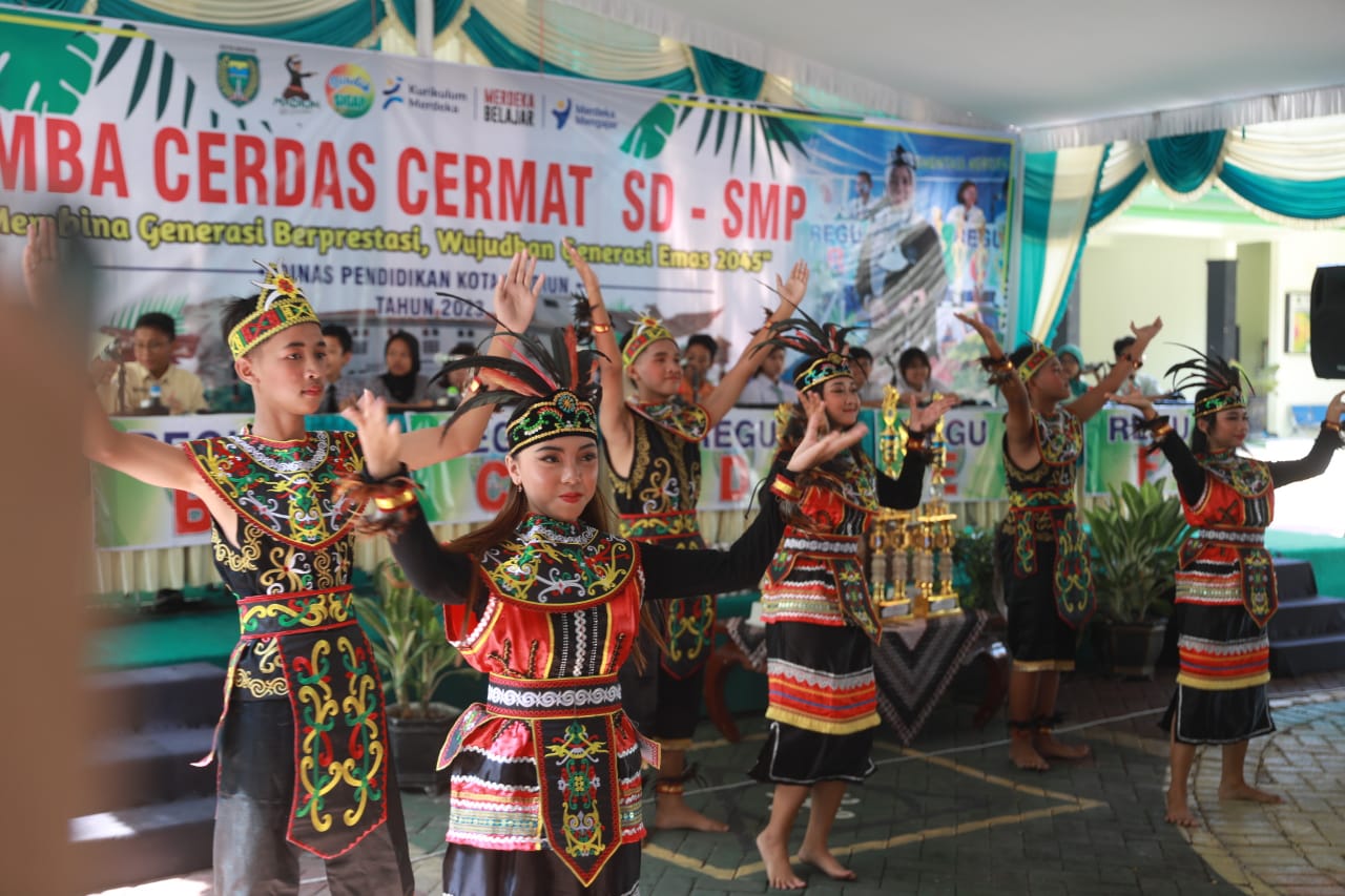 Foto 8 dari 8: Adu Akademik Lewat Cerdas Cermat, SPENDA Juarai LCC Tingkat Kota