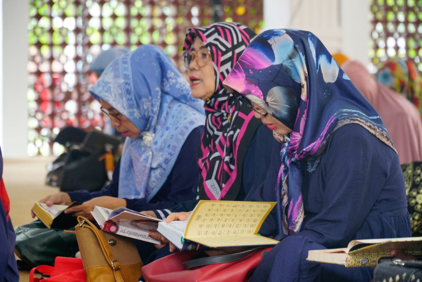 Foto 9 dari 16: Berbagi Kebahagiaan Dengan Anak Yatim, Wali Kota Ajak Keliling Naik Elcito