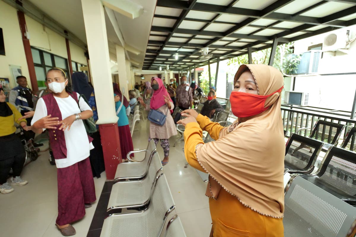 Foto 1 dari 9: Peringati HKN, Wali Kota Senam Hingga Bagikan Hadiah ke Pasien RSUD Kota Madiun