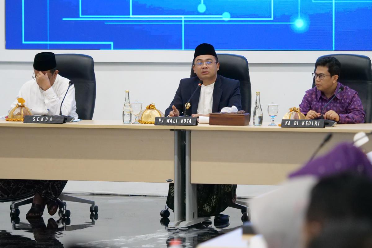 Foto 3 dari 9: High Level Meeting TPID Digelar, Atur Strategi Hadapi Inflasi dan Deflasi di Kota Pendekar
