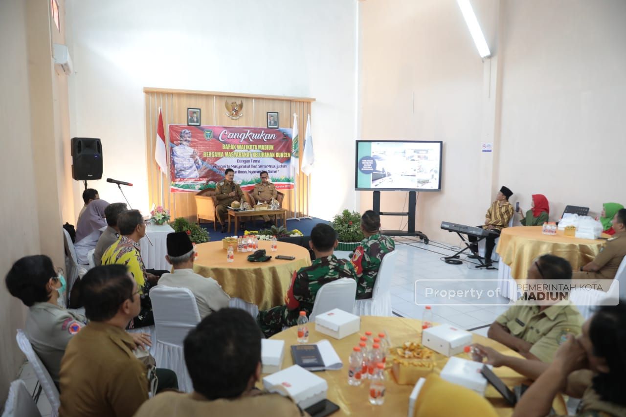 Foto 10 dari 12: Serap Aspirasi dan Sampaikan Informasi Terkini, Wali Kota Gelar Cangkrukan di Tiga Kelurahan