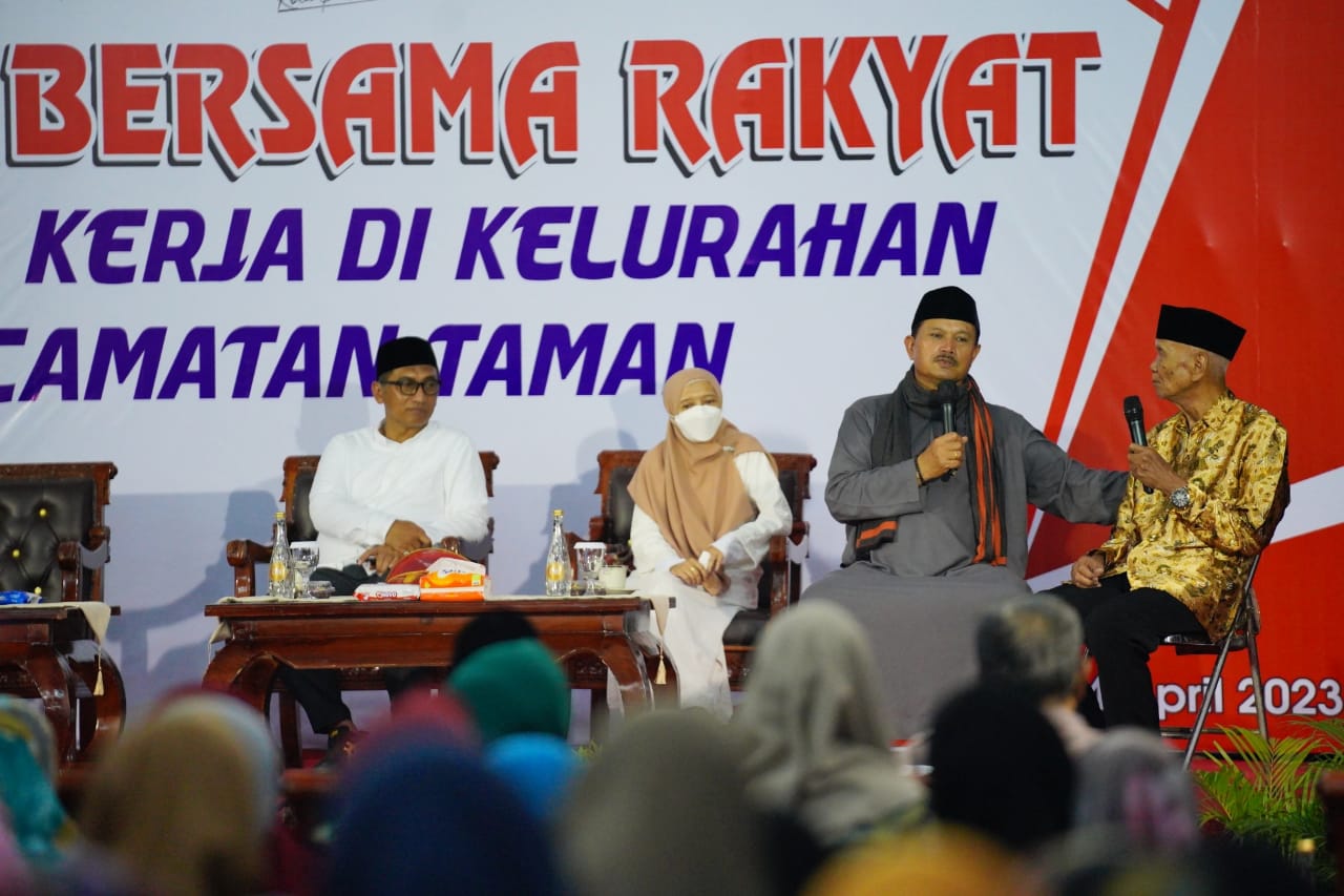 Foto 14 dari 14: Gelar Kegiatan Bersama Warga, Wali Kota Sampaikan Santunan Untuk Warga