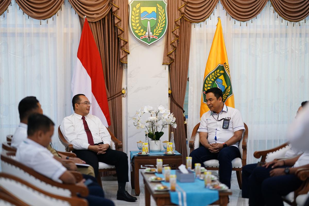 Foto 1 dari 9: Terima Audiensi PG Rejoagung, Pj Wali Kota Bahas Hasil Panen Perizinan Acara