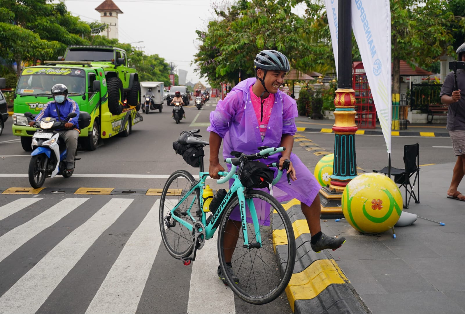 Foto 10 dari 10: PSC Jadi Checkpoint Pertama East Java Journey 2023, Azrul Ananda : Ini Salah Satu Pusat Kota Favorit Saya…