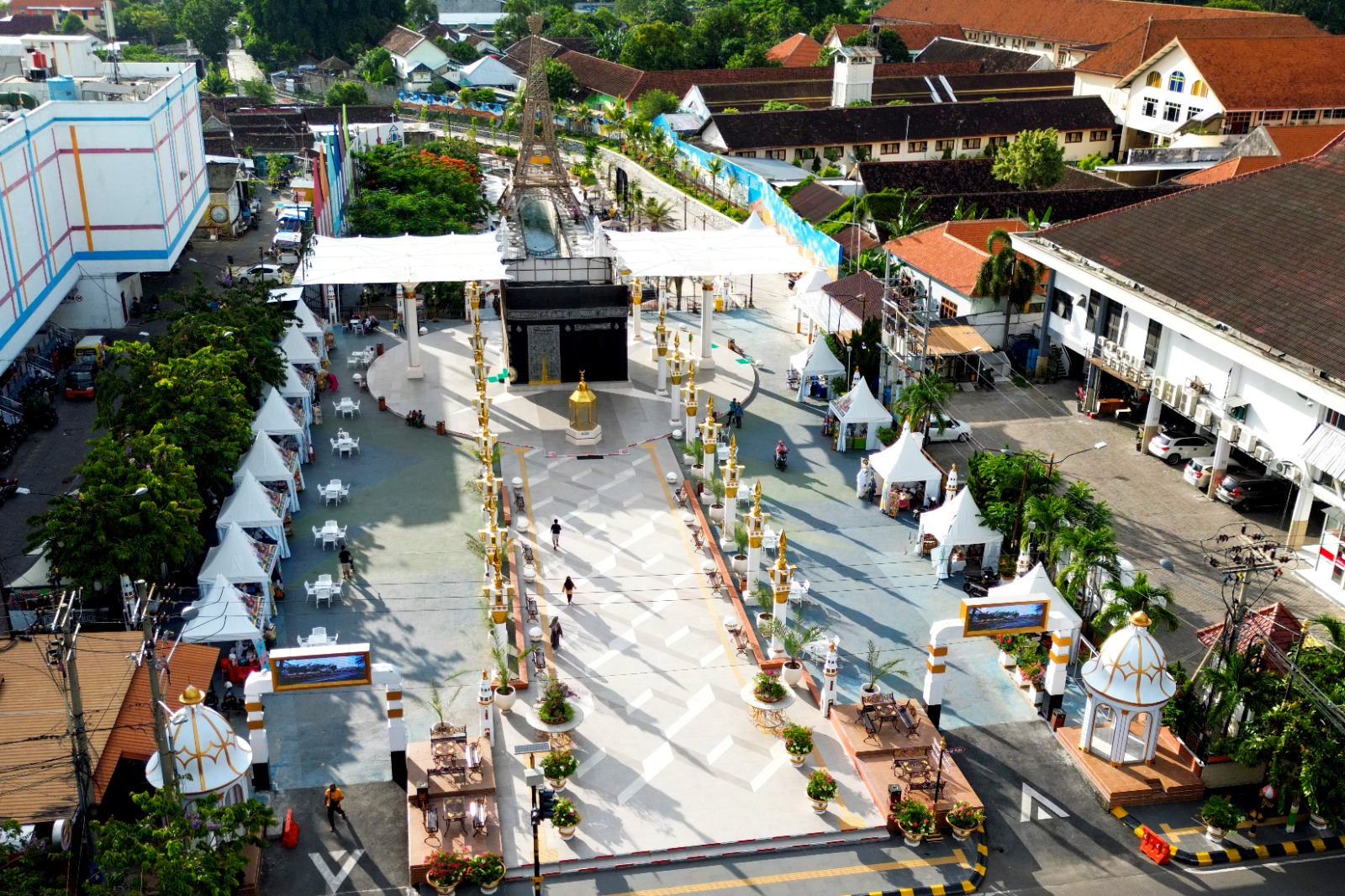 Foto 3 dari 4: Tak Pakai Tenda Lagi, Pemkot Bangun Lapak Permanen untuk Pedagang di PRC Tahun Ini