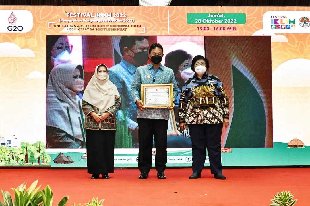 Foto utama berita: Sepekan Wali Kota Raih Dua Penghargaan Nasional, Terbaru Raih Piagam Apresiasi Pembinaan ProKlim dari Kementerian