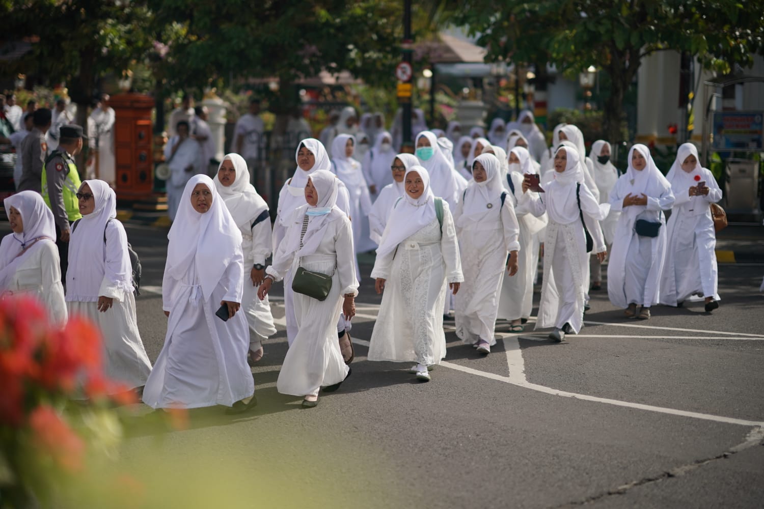 Foto 3 dari 10: Tak Hanya Anak Sekolah, Kasek, Guru, dan Pengawas Juga Laksanakan Manasik Umrah