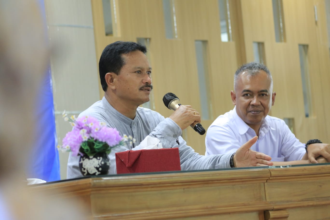 Foto 11 dari 11: Beri Pengarahan Karyawan BPR Bank Daerah Kota Madiun, Wali Kota Dorong Peningkatan Pendapatan Setiap Tahun