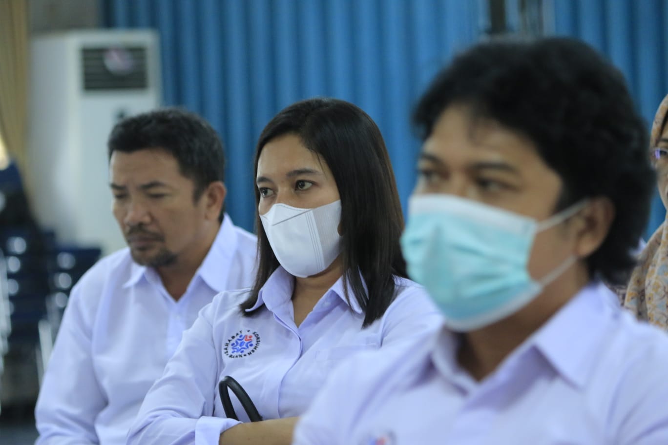 Foto 6 dari 11: Beri Pengarahan Karyawan BPR Bank Daerah Kota Madiun, Wali Kota Dorong Peningkatan Pendapatan Setiap Tahun