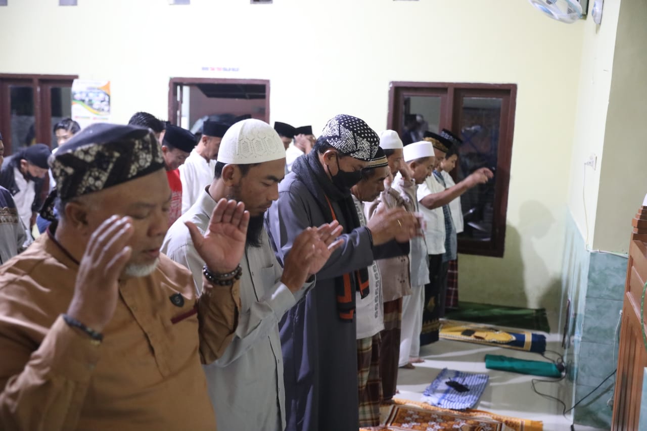 Foto utama berita: Tarawih di Masjid Al-Fitri, Wali Kota Ajak Jamaah Perbanyak Ibadah di Bulan Suci