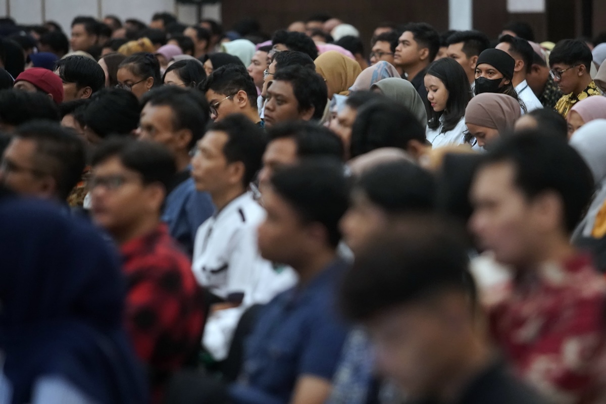 Foto 5 dari 9: Beri Pembekalan Petugas Caraka Pemilu 2024, Wali Kota Pesan Jalankan Tugas dengan Amanah